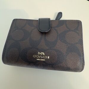 NWOT Coach Billfold Wallet
